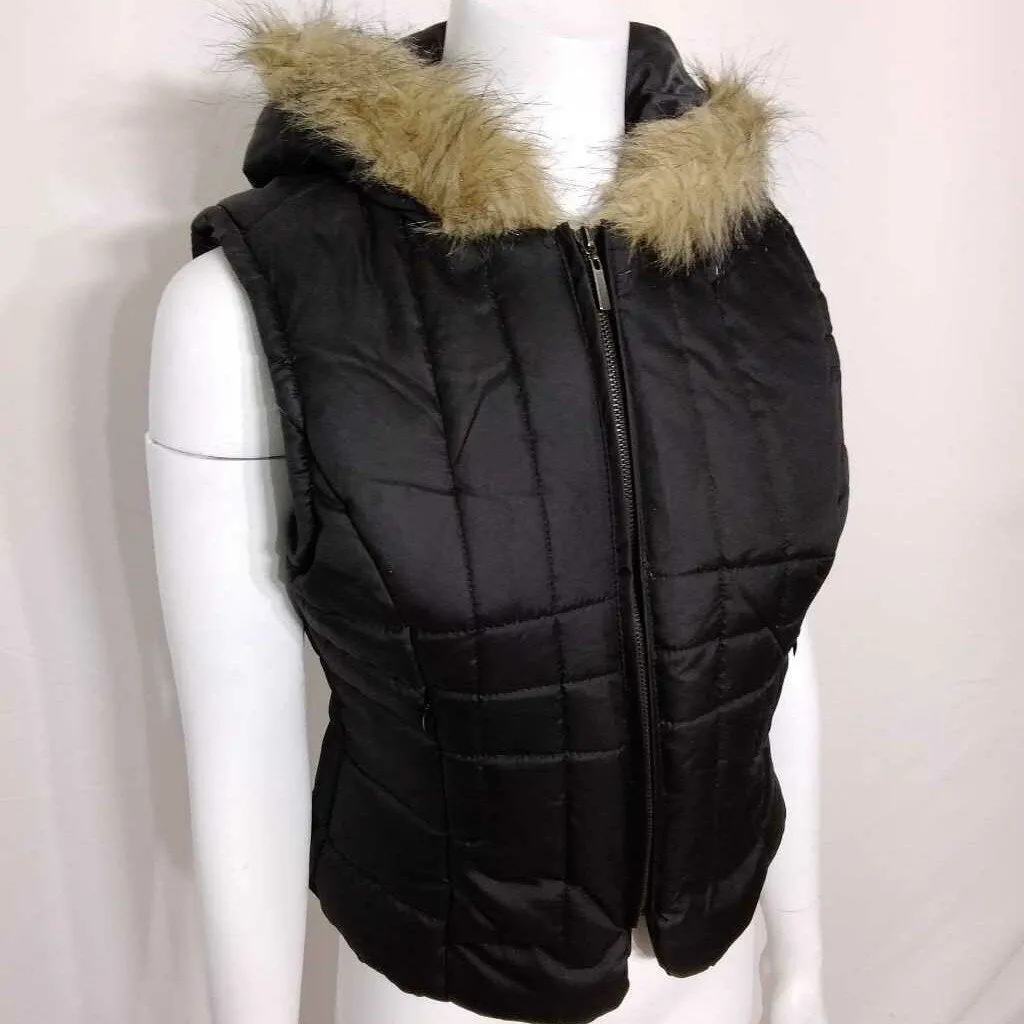 BODY CENTRAL BLACK QUILTED HOODED VEST SIZE MEDIUM TCC