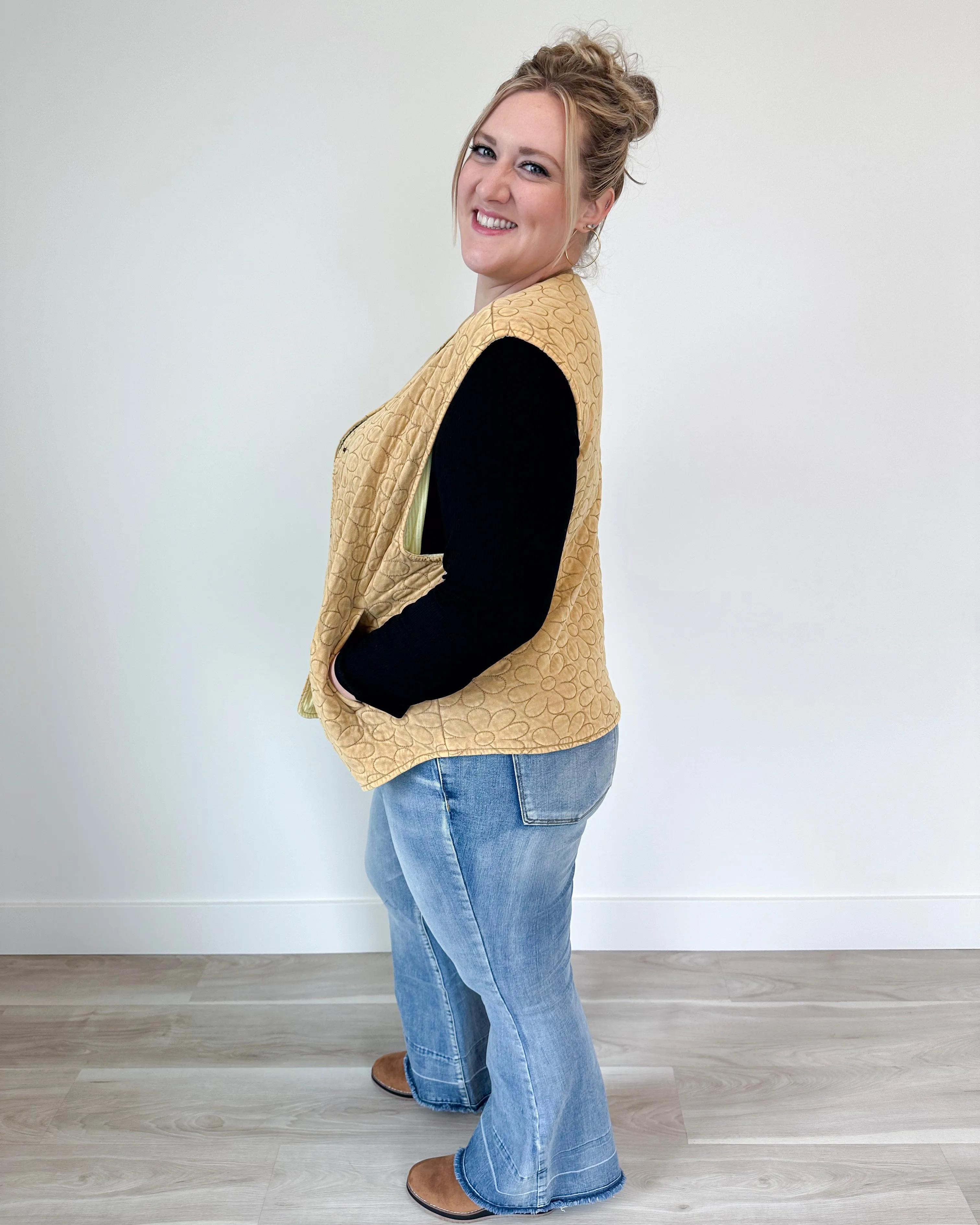 Caramel Latte Vest Curvy